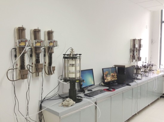 中国石油大学 应力蹊径三轴仪+固结仪